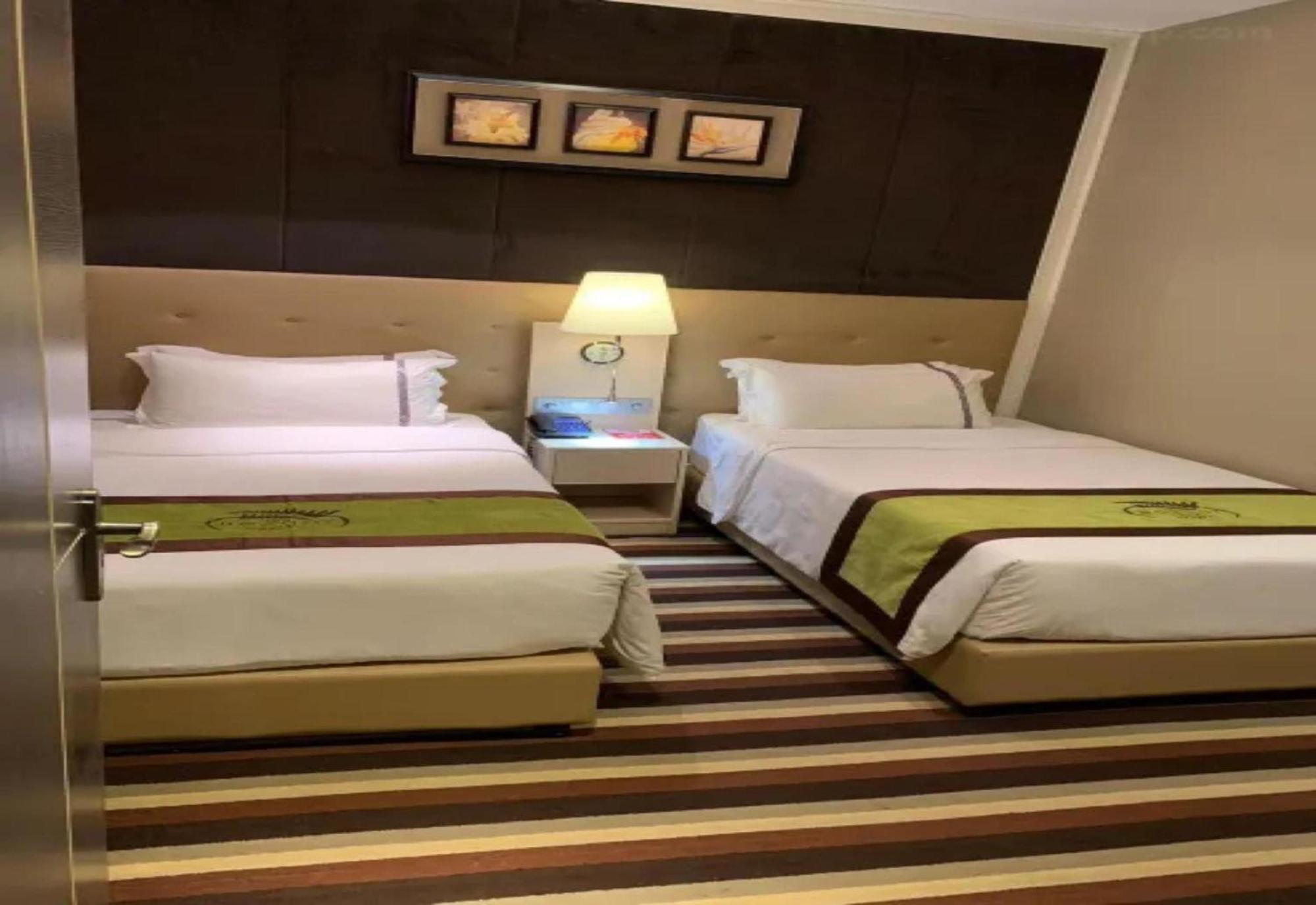 Capital O 75451 Podstel Hostel バンコク都 エクステリア 写真