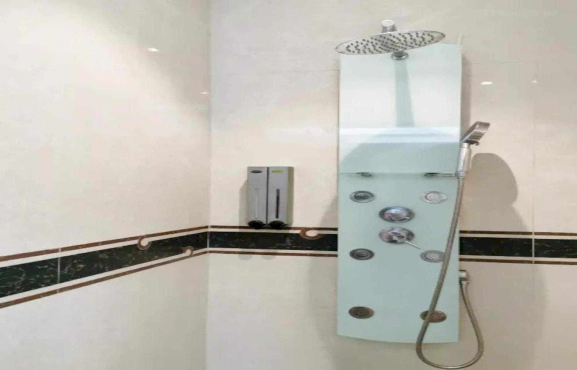 Capital O 75451 Podstel Hostel バンコク都 エクステリア 写真