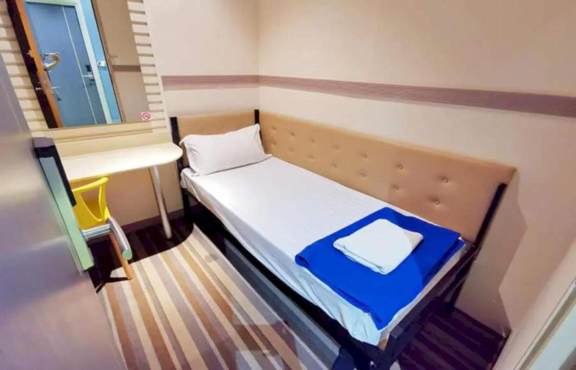Capital O 75451 Podstel Hostel バンコク都 エクステリア 写真