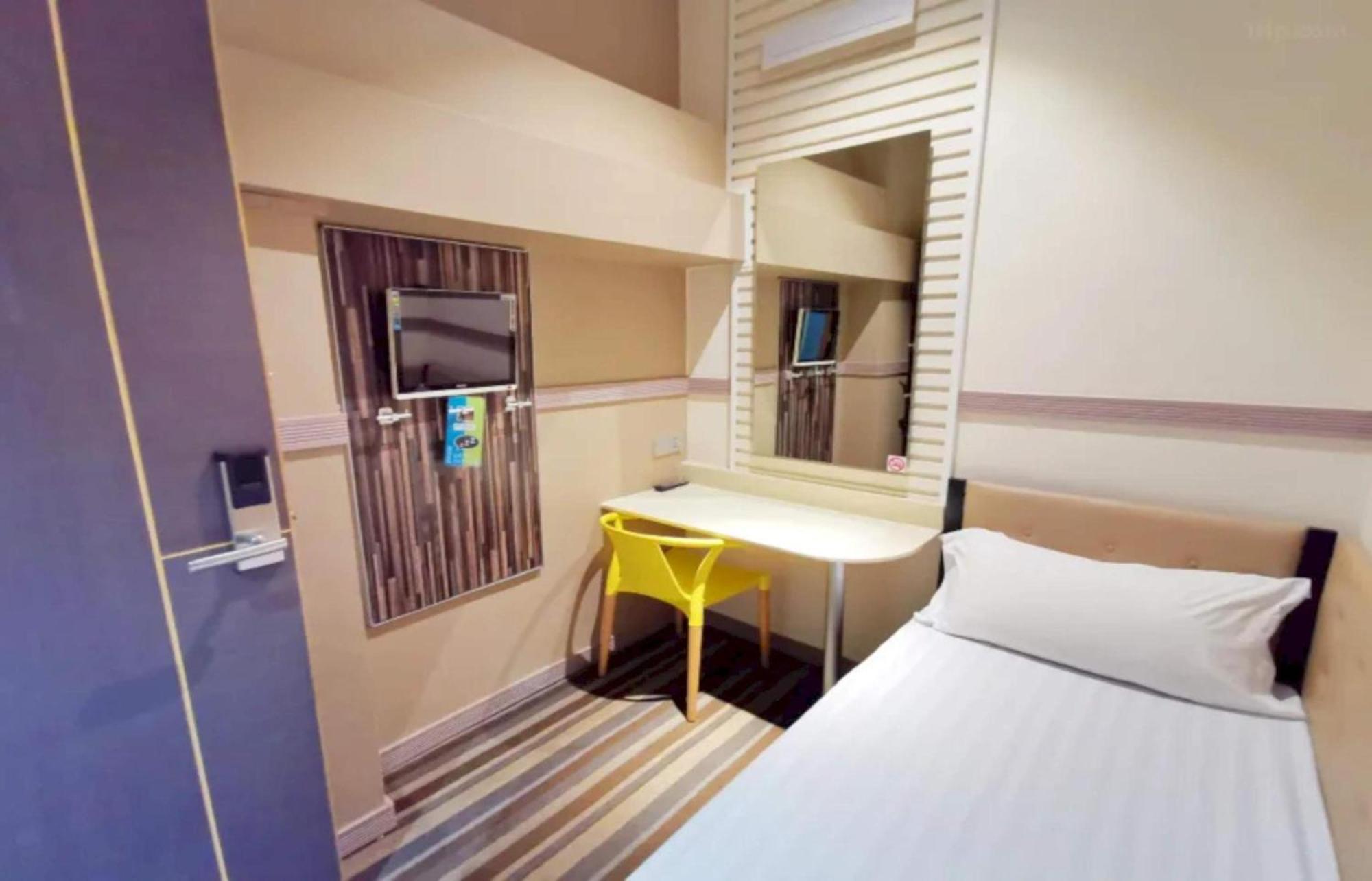 Capital O 75451 Podstel Hostel バンコク都 エクステリア 写真
